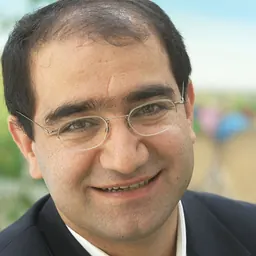 Portrait of Özcan Mutlu