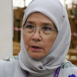 Portrait of Queen Azizah of Pahang