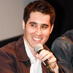 Portrait of David Kwong