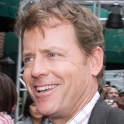 Portrait of Greg Kinnear