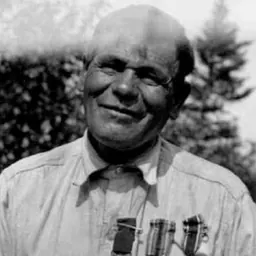 Portrait of Sam Gloade