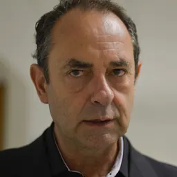 Portrait of Amyr Klink