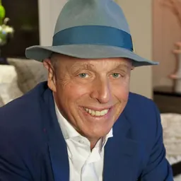 Portrait of Simon Woodroffe