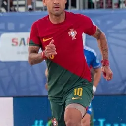 Portrait of Bé Martins