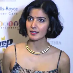Portrait of Rakhee Thakrar