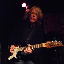 Portrait of Andy Timmons