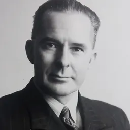 Portrait of Jerry Skinner