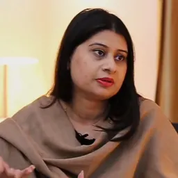 Portrait of Amna Mufti