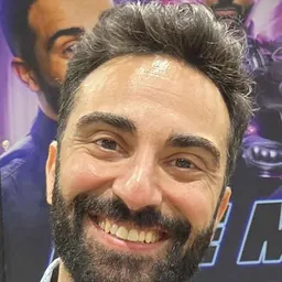 Portrait of Lee Majdoub