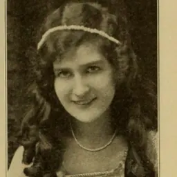 Portrait of Helen Marten