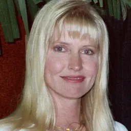 Portrait of Lisa Niemi