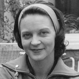 Portrait of Diane Rowe