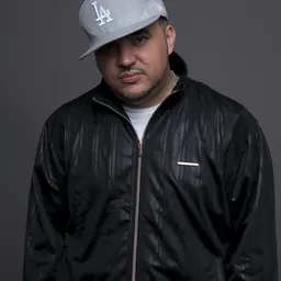Portrait of DJ Felli Fel