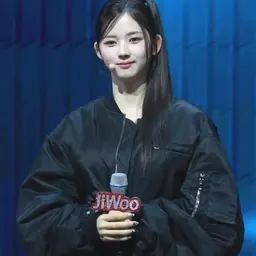 Portrait of JiWoo
