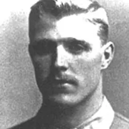 Portrait of Alex Raisbeck