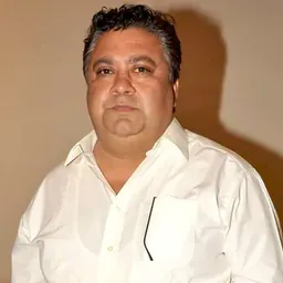 Portrait of Manoj Pahwa
