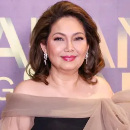 Portrait of Maricel Soriano