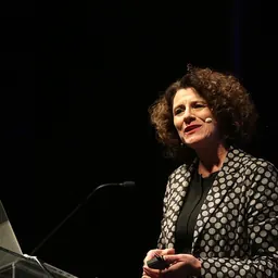 Portrait of Susan Pinker