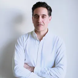 Portrait of Cyrus Massoumi