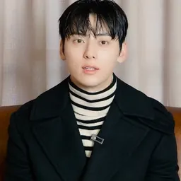 Portrait of Hwang Min-hyun