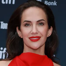 Portrait of Kate Siegel