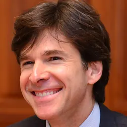 Portrait of Andrew Schapiro