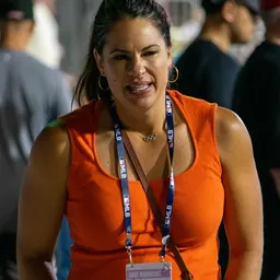 Portrait of Jessica Mendoza