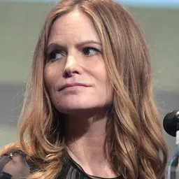 Portrait of Jennifer Jason Leigh