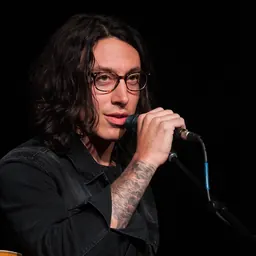 Portrait of Noah Gundersen