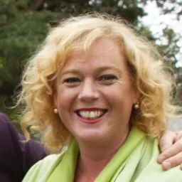 Portrait of Lisa MacLeod