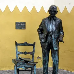 Portrait of Néstor Álamo