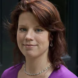 Portrait of Linda Voortman