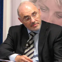 Portrait of Léo Apotheker