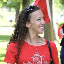 Portrait of Belinda Karahalios