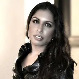 Portrait of Ria Carlo