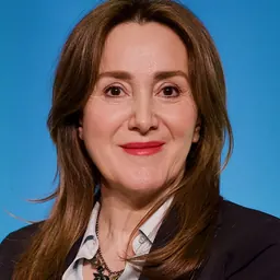 Portrait of Noosheen Hashemi