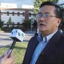 Portrait of Tenzin Tethong