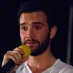 Portrait of Gil McKinney