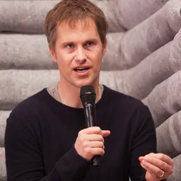 Portrait of Kevin Hartz