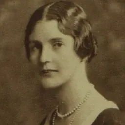 Portrait of Enid Lapthorn