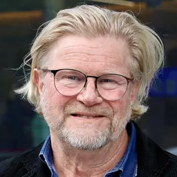 Portrait of Greg Mackie