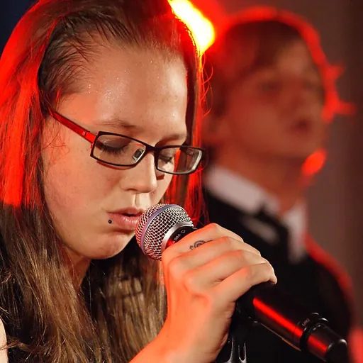 Portrait of Stefanie Heinzmann