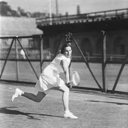 Portrait of Dorothy Round