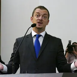 Portrait of Andrew Parsons