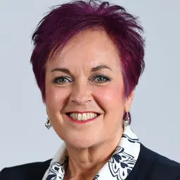 Portrait of Dawn Bowden
