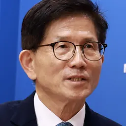 Portrait of Kim Moon-soo