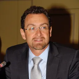 Portrait of Toby Lanzer