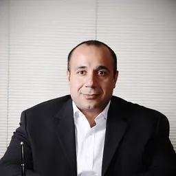 Portrait of Mohsen Yazdani