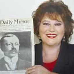 Portrait of Lindi St Clair