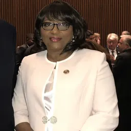 Portrait of Carissa Etienne